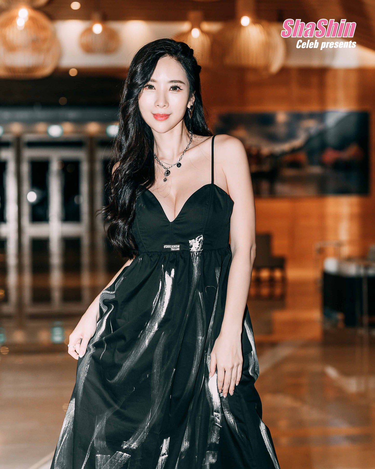 甄馨 Tiffany《甄情萬種》全包寫真大組合 (內含)書+年桌曆+蠟燭+巨型海報3款