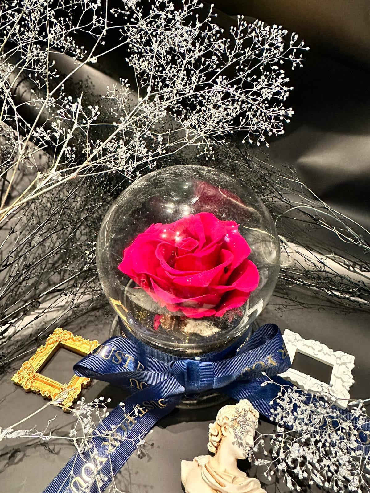 Rose Amor 深粉玫瑰＋  Fliur.Art 禮盒特別裝   獨一無二 高級送禮擺設  -  香港本土花藝師 Coobe 手作系列